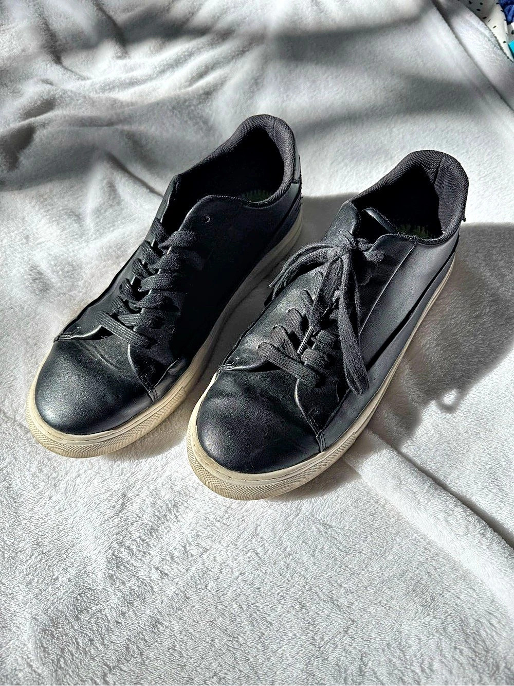 Black Sneakers US 10.